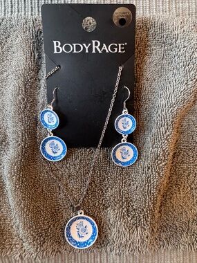 🌟 3/$20 Eligible! NWT BodyRage Silver-Tone Blue & White Necklace & Earring Set